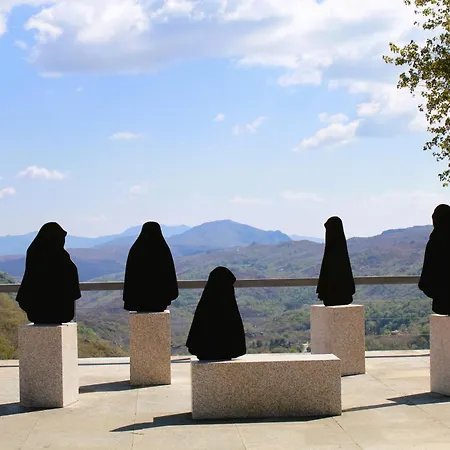 Casas Da Assureira * Castro Laboreiro