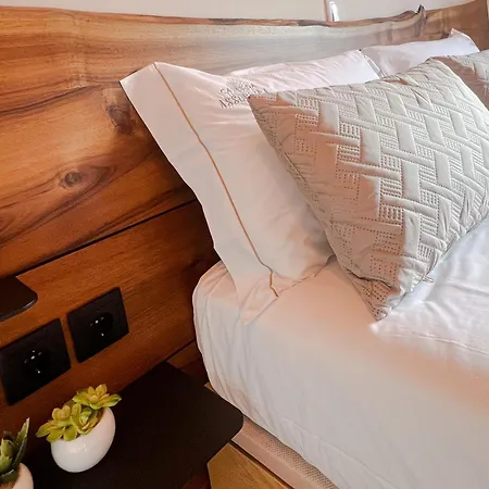 Casas Da Assureira Nyaraló Castro Laboreiro