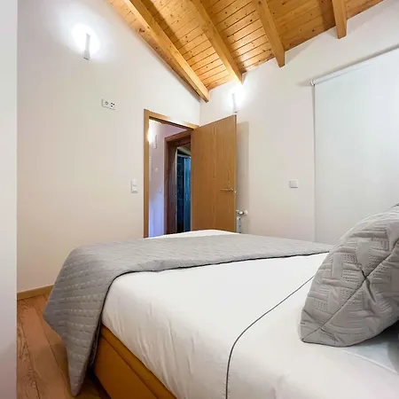 Casas Da Assureira * Castro Laboreiro