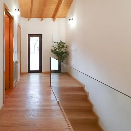 Casas Da Assureira Nyaraló Castro Laboreiro