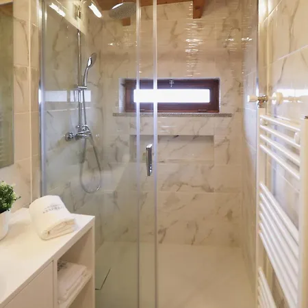 Casas Da Assureira * Castro Laboreiro